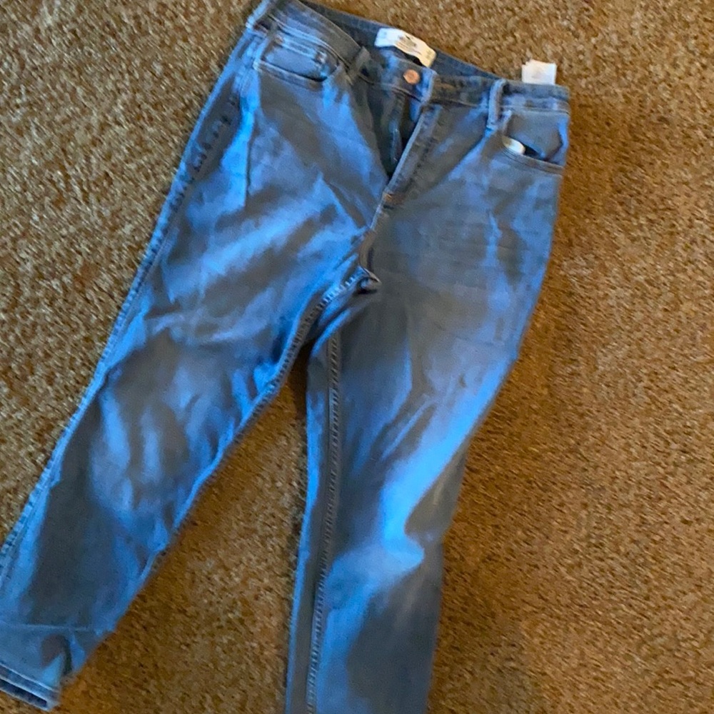 Light rinse hollister jeans! Worn once